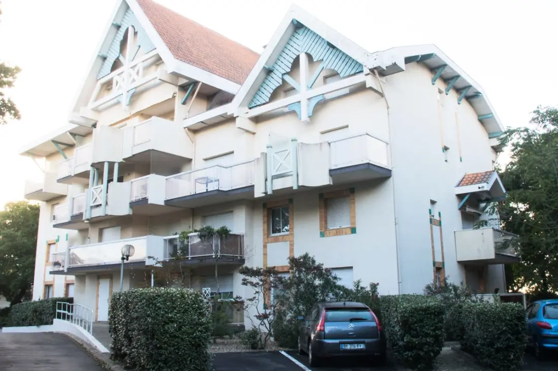Appartement Avec Piscine Quartier De L Aiguillon