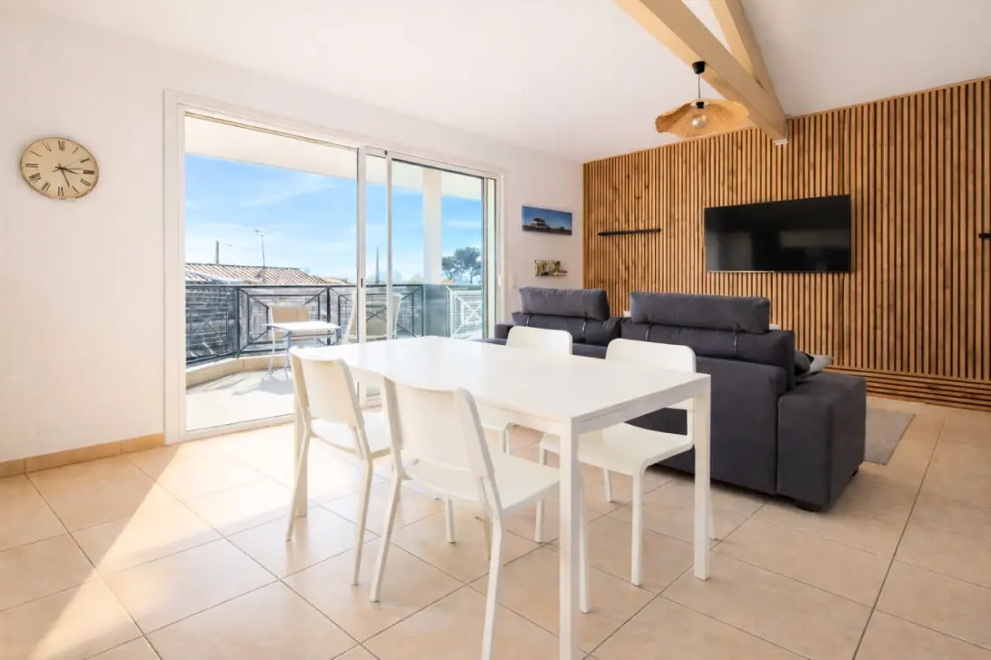 Appartement De Charme Avec Terrasse à Arès