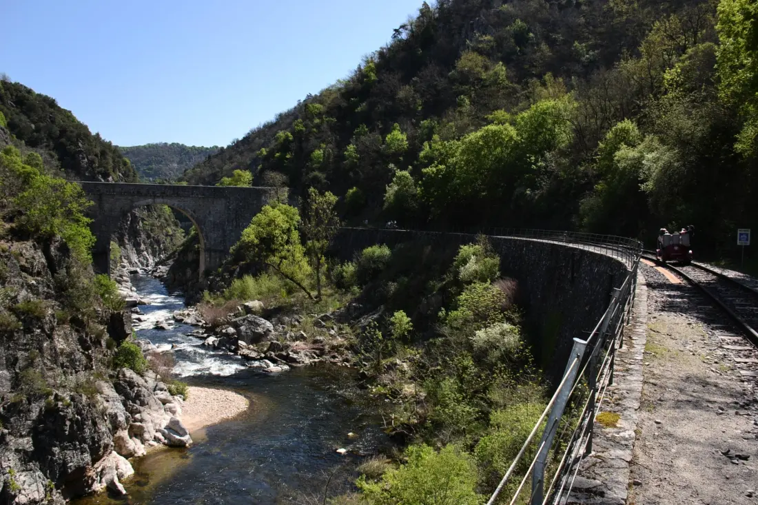 Ushuaïa Villages - Camping Le Viaduc 3 étoiles★★★