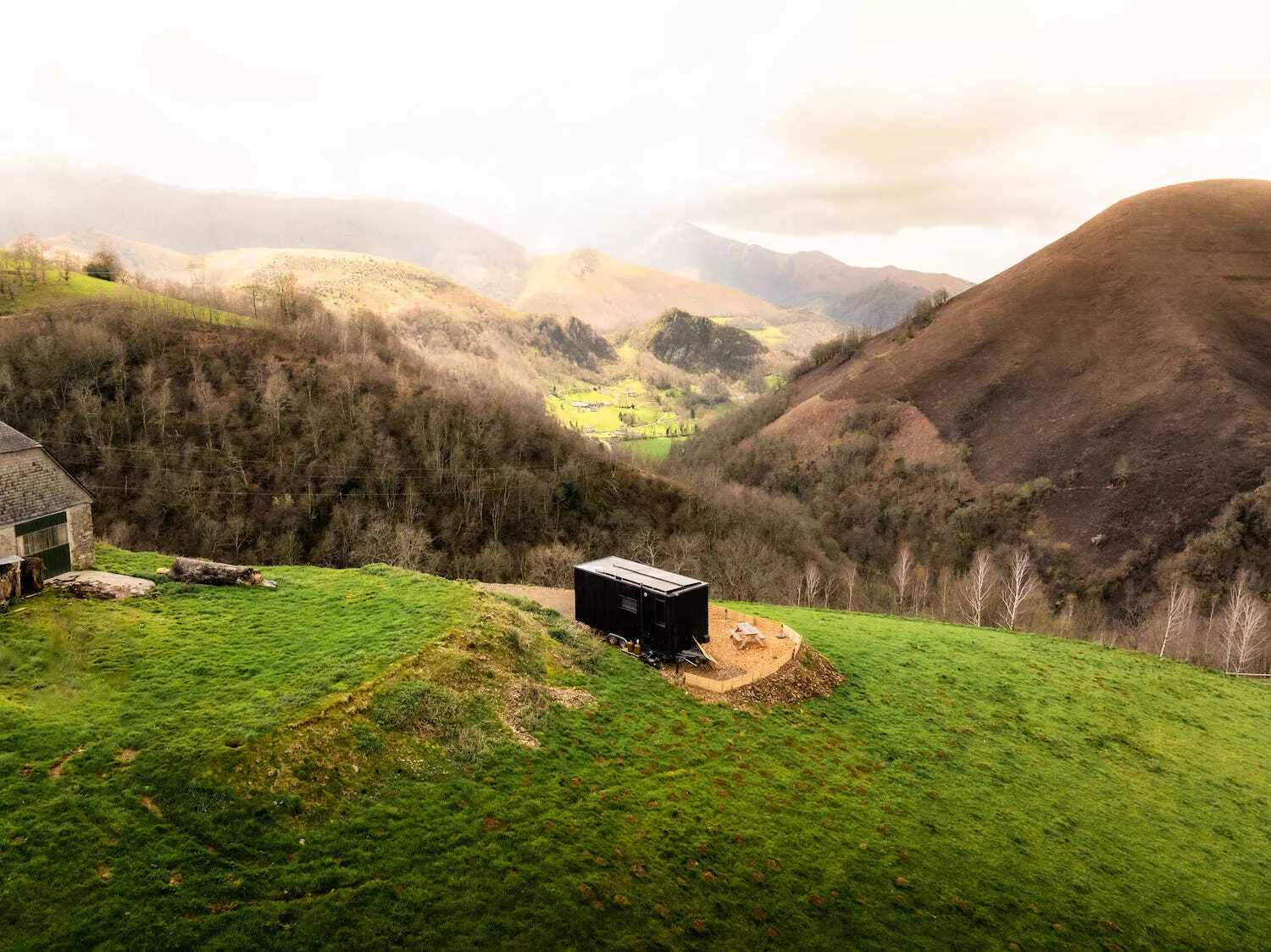Tiny House : face à la chaîne des Pyrénées - 1