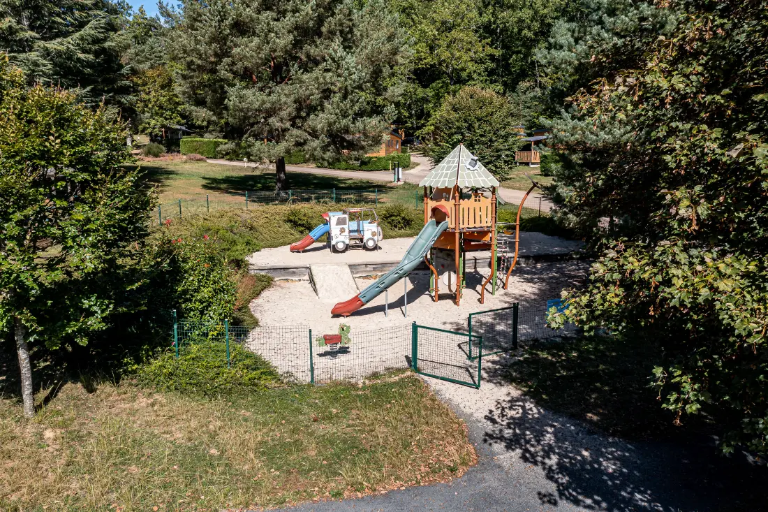 Camping Paradis le Coiroux4 étoiles★★★★