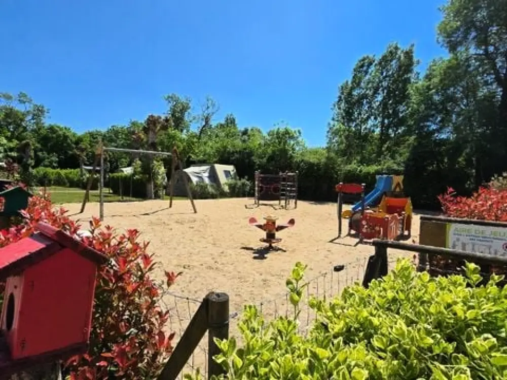 Camping Les Mancellieres 4 étoiles★★★★