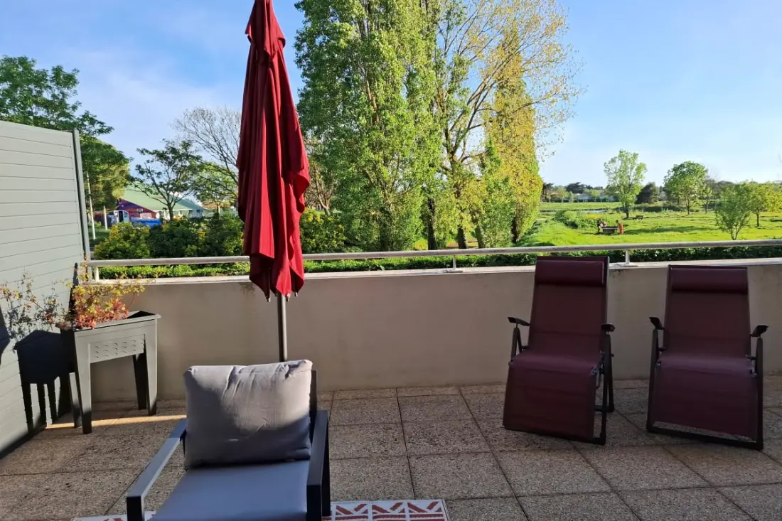 T2 Terrasse – Vue Lac – Plage à Pied – Parking