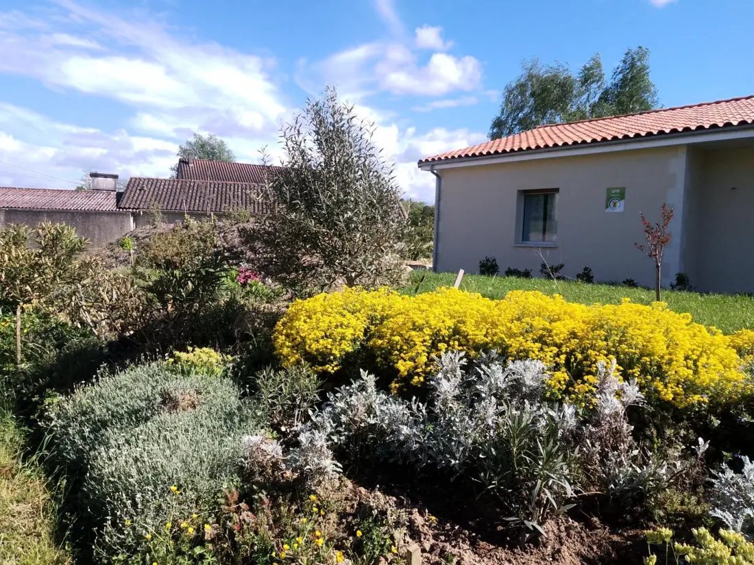 Maison de Vacances Baignes-Sainte-Radegonde 2