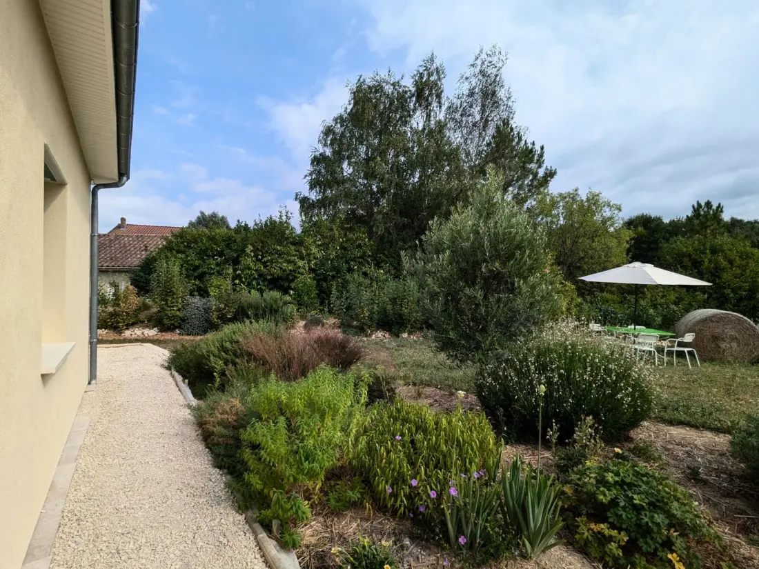 Maison de Vacances Baignes-Sainte-Radegonde 2