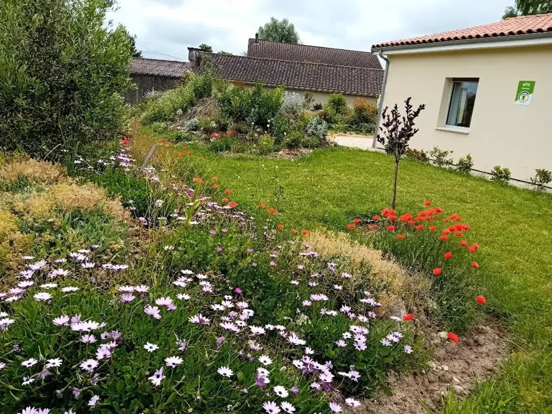 Maison de Vacances Baignes-Sainte-Radegonde 2