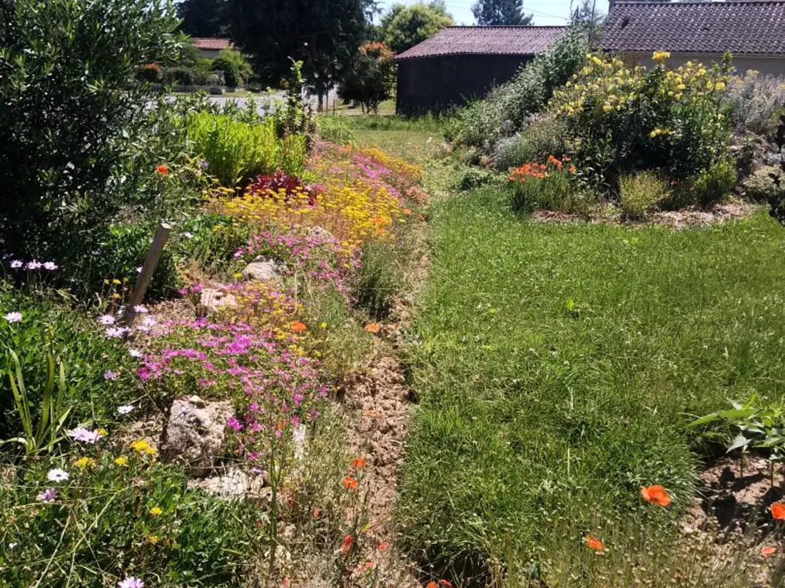 Maison de Vacances Baignes-Sainte-Radegonde 2