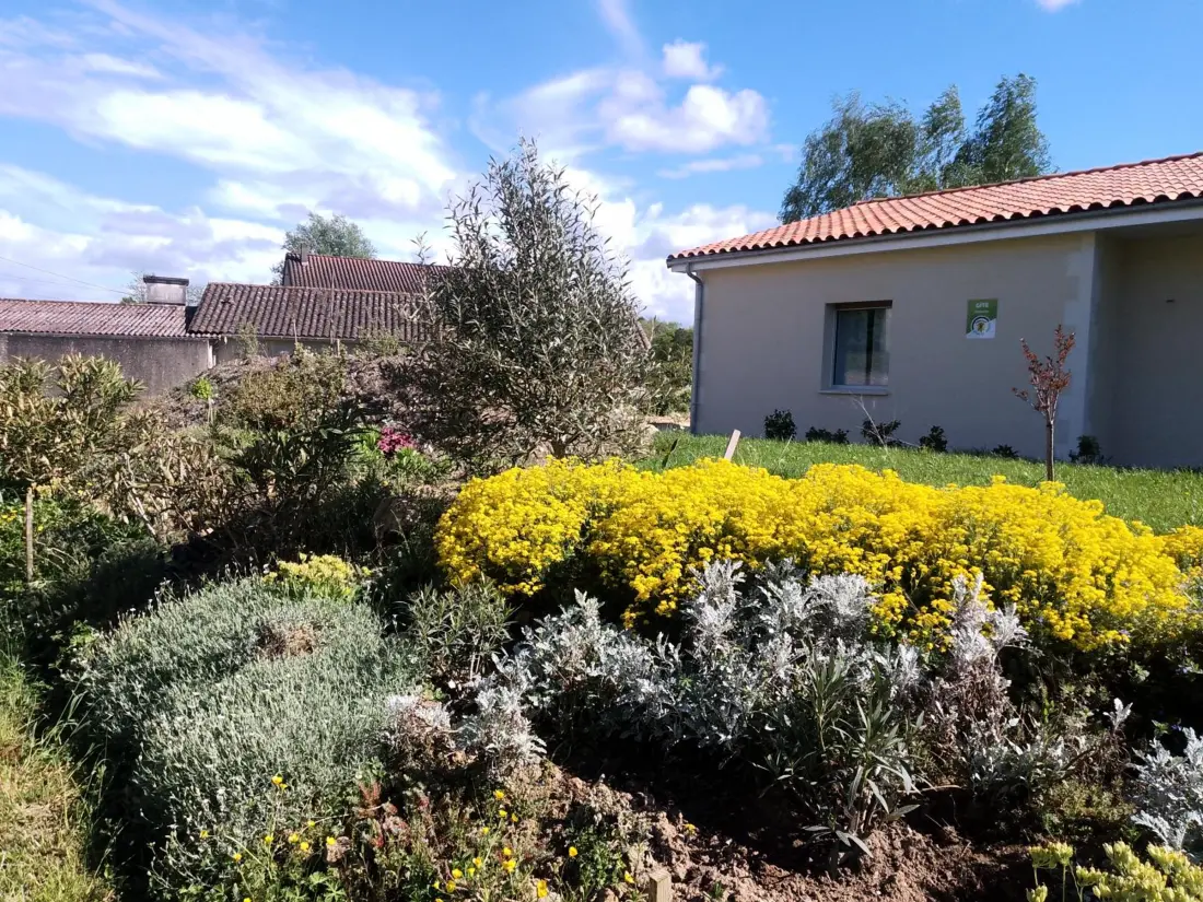 Maison de Vacances Baignes-Sainte-Radegonde 4
