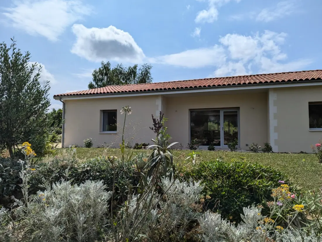 Maison de Vacances Baignes-Sainte-Radegonde 4