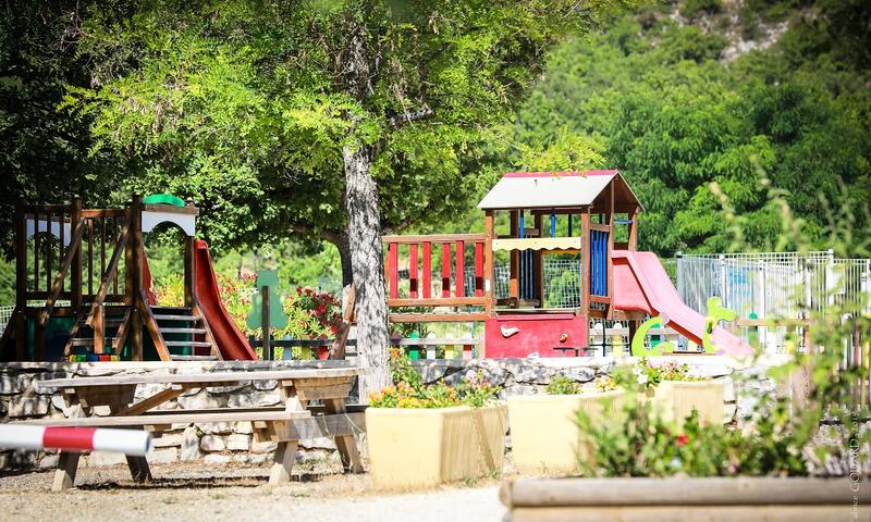 Flower Camping l'Epi Bleu **** - Banon - 23