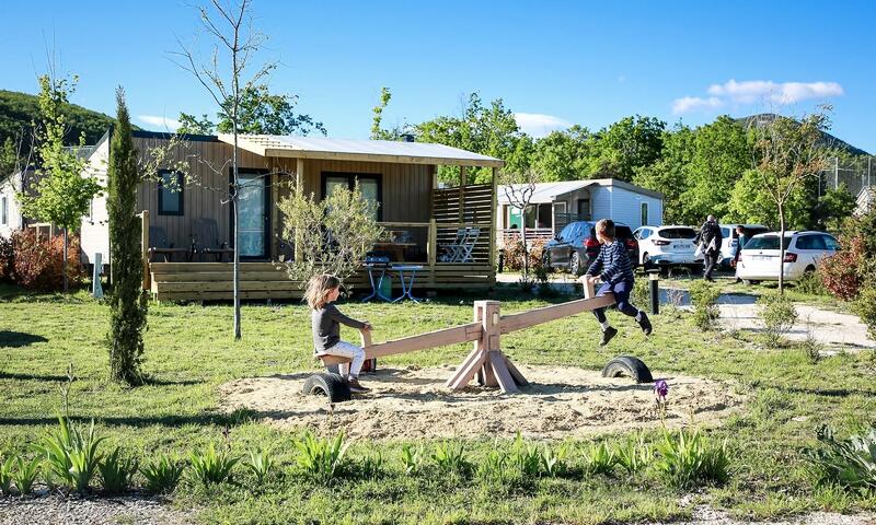 Flower Camping l'Epi Bleu **** - Banon - 22