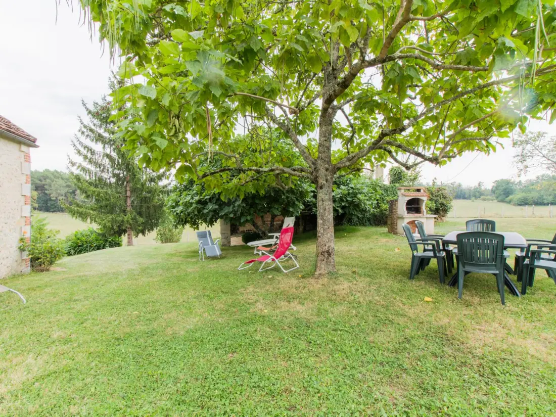 Maison de Vacances SAINT-CREPIN-D'AUBEROCHE