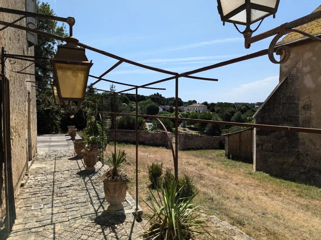 Maison de Vacances Beaulieu-sur-Sonnette 3