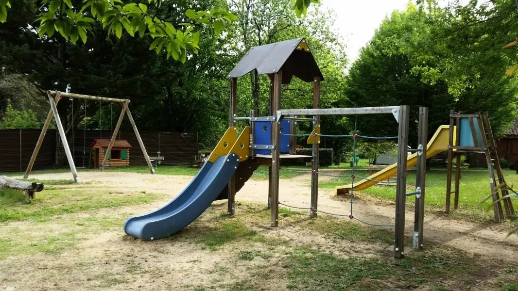 Flower Camping Les Nauves 3 étoiles★★★