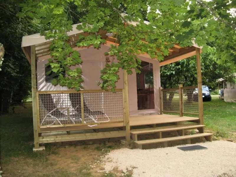 Flower Camping Les Nauves 3 étoiles★★★