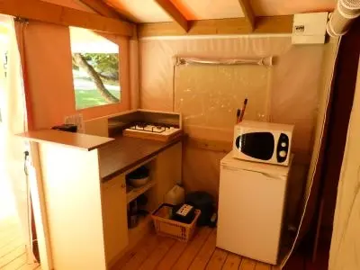 Flower Camping Les Nauves 3 étoiles★★★