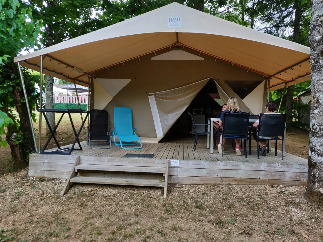 Flower Camping Les Nauves 3 étoiles★★★