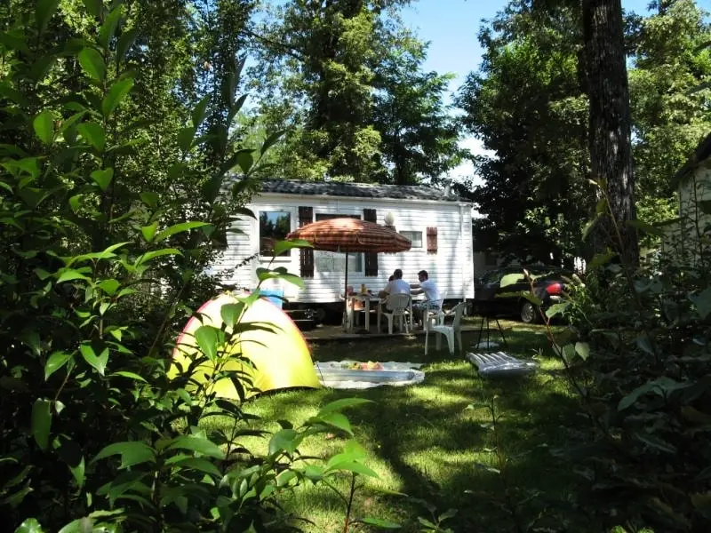 Flower Camping Les Nauves 3 étoiles★★★