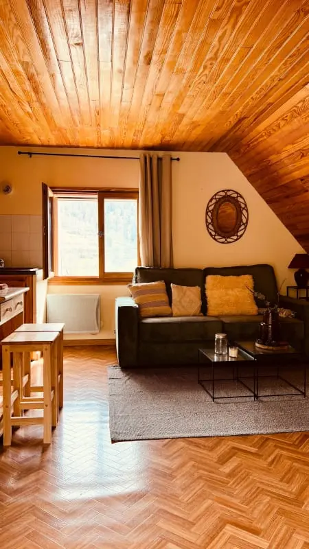 Grange Pour 6 Personnes Avec Studio Indépendant