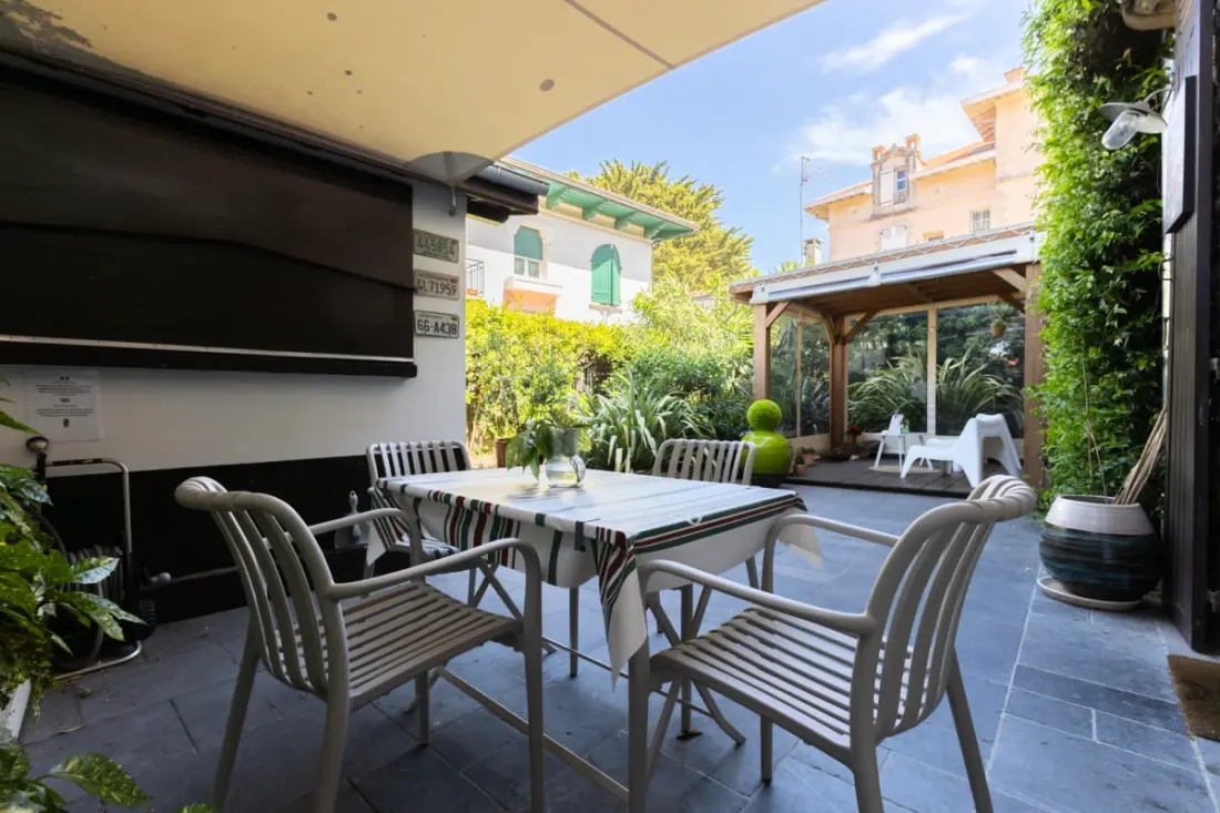 Très Beau Et Grand T2, Jardin Et Terrasse