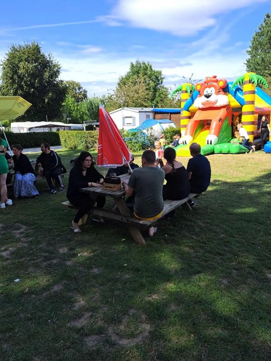 Camping des Carrières et Nature2 étoiles★★