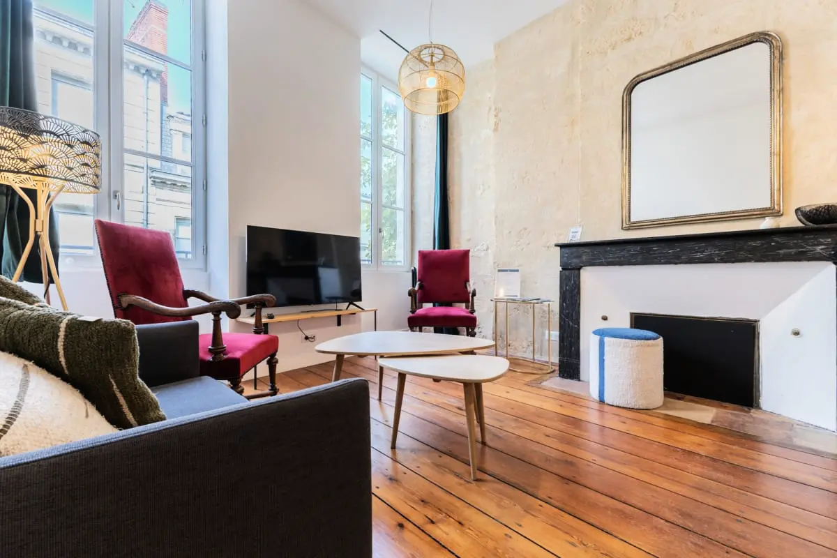 Charmant Et Rayonnant Appartement De 55 M² Situé Dans Le Coeur De Bordeaux - - Bordeaux - 1