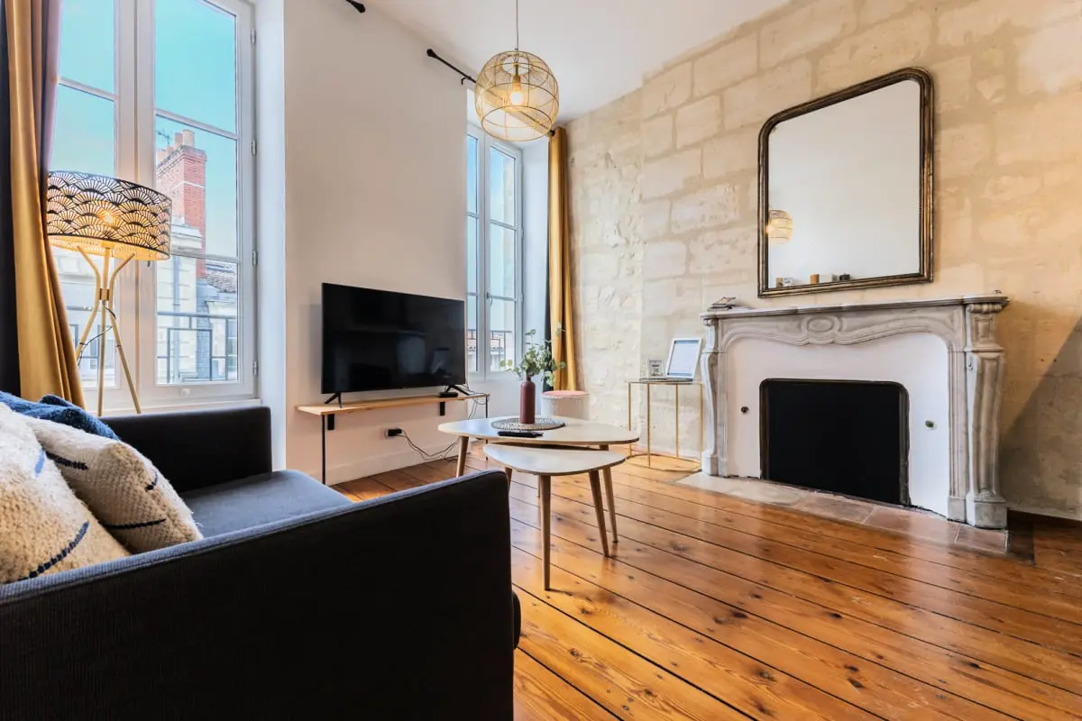 Charmant Et Rayonnant Appartement De 55 M² Situé Dans Le Coeur De Bordeaux - - Bordeaux - 1