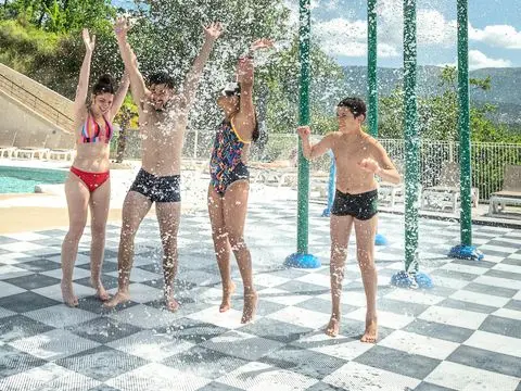 Yelloh! Village Les Bois Du Chatelas 4 étoiles★★★★