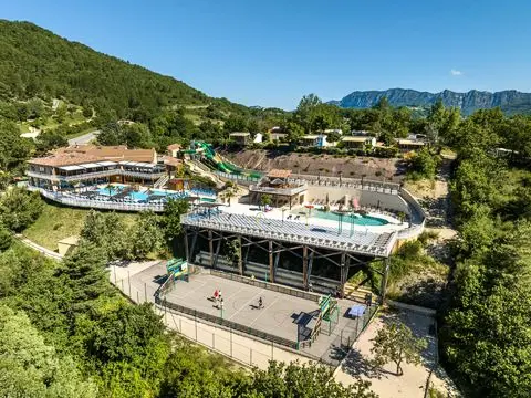 Yelloh! Village Les Bois Du Chatelas 4 étoiles★★★★
