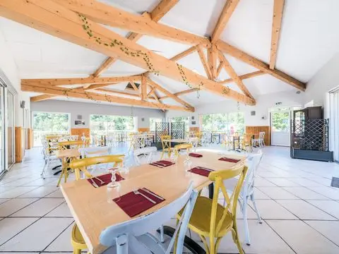 Yelloh! Village Les Bois Du Chatelas 4 étoiles★★★★