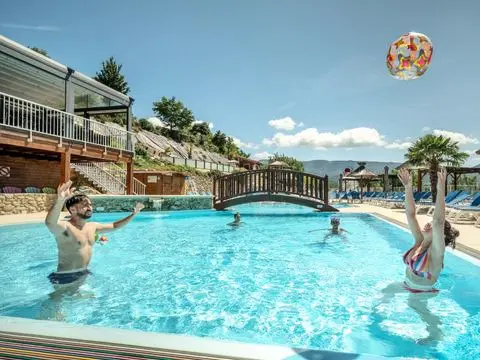 Yelloh! Village Les Bois Du Chatelas 4 étoiles★★★★