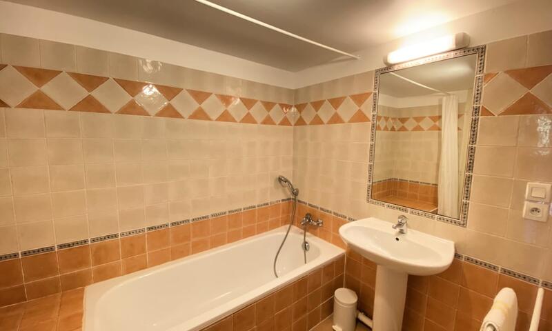 04b5 : Beau Studio Dans Un Mas Provençal - Piscine - - Brunet - 13