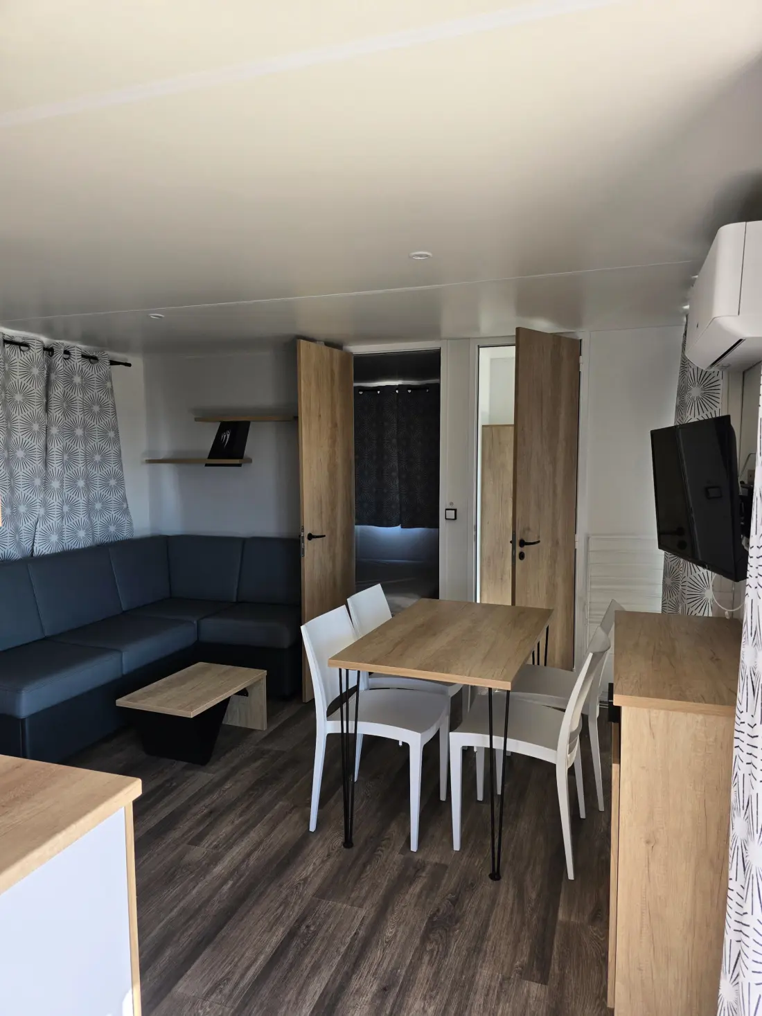 Camping Les Lodges du Lagon 3 étoiles★★★