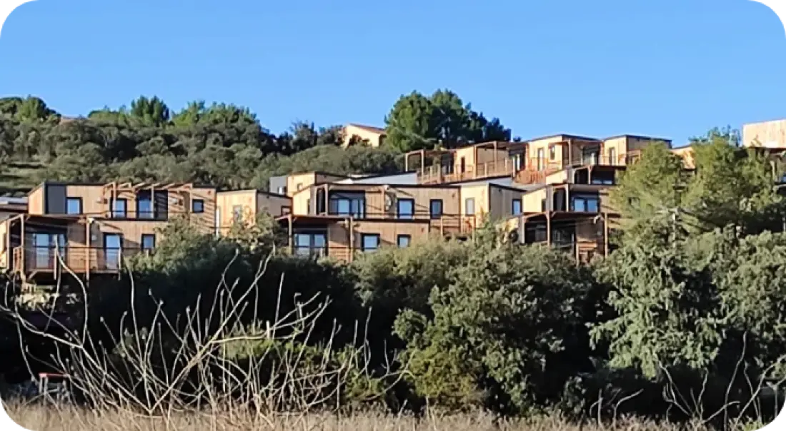 Camping Les Lodges du Lagon 3 étoiles★★★