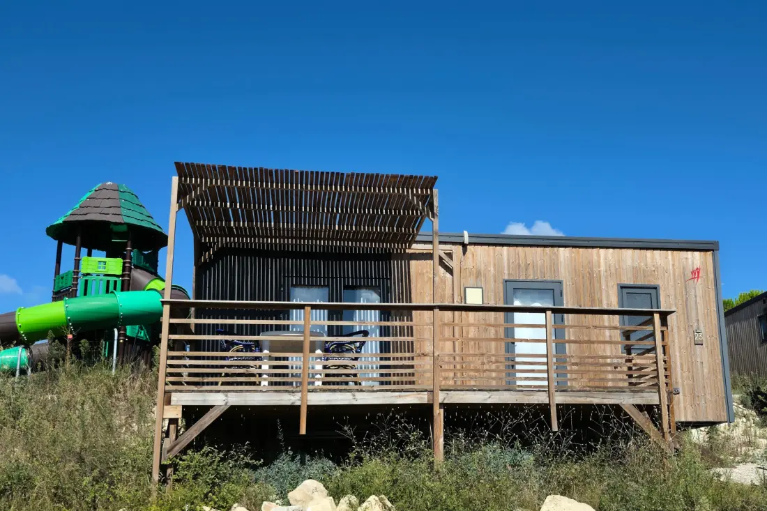 Camping Les Lodges du Lagon 3 étoiles★★★
