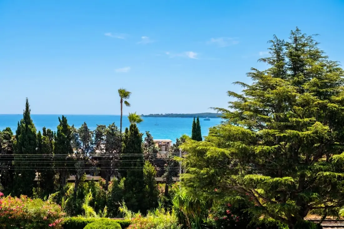 Résidence 3p Traversant Vue Mer – Cannes Est
