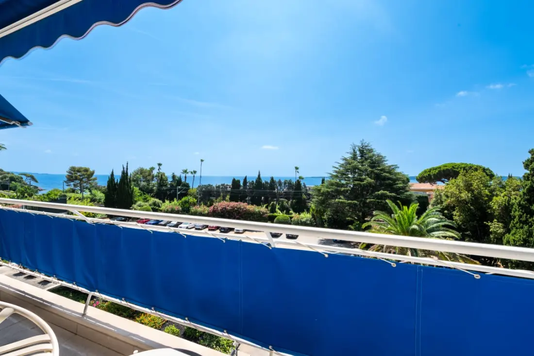 Résidence 3p Traversant Vue Mer – Cannes Est