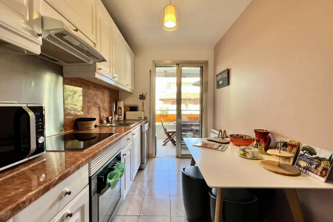 Bel Appartement Avec Terrasse Proche Croisette