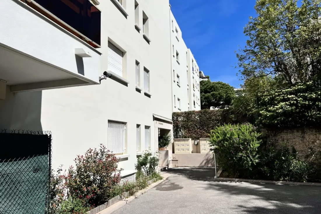 Bel Appartement Avec Terrasse Proche Croisette