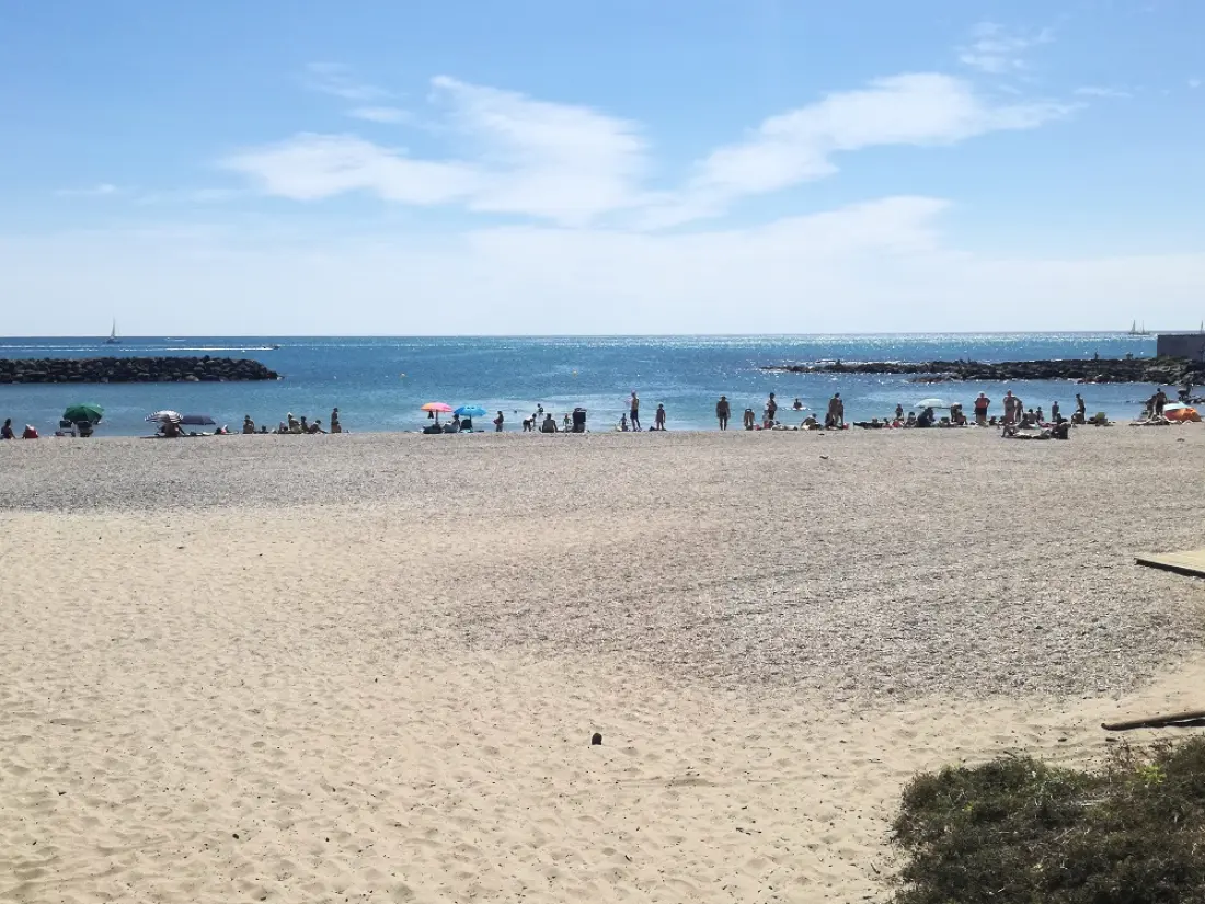 Studio à proximité des commerces et activités