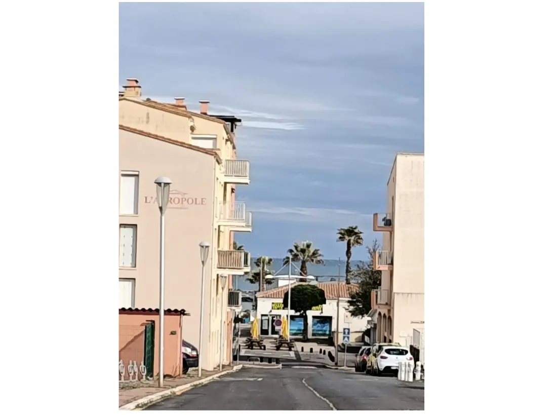 Studio à proximité des commerces et activités