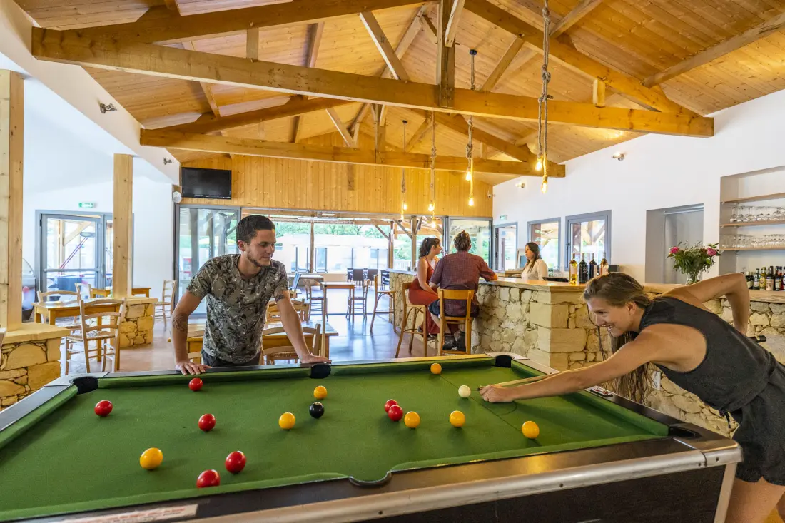 Camping Romanée Le Lou Castel4 étoiles★★★★