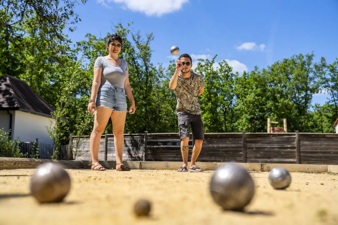 Camping Romanée Le Lou Castel4 étoiles★★★★