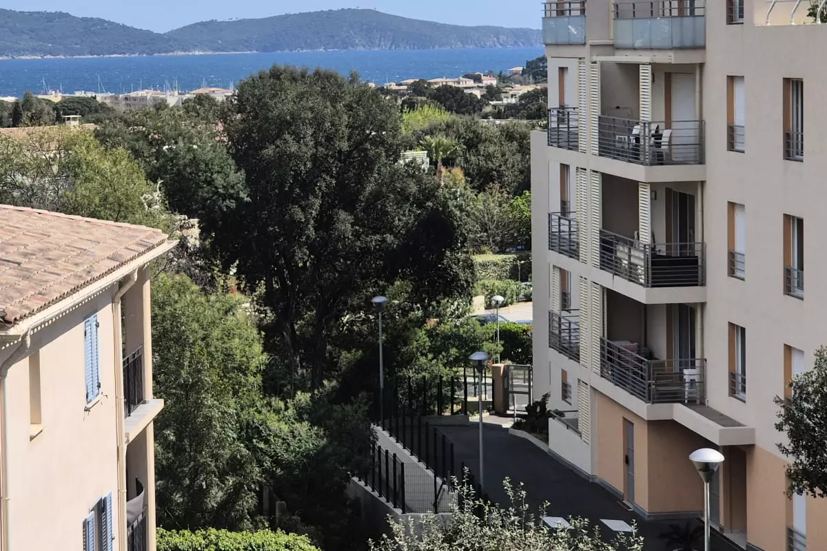 Appartement Avec Terrasse Proche De La Plage - - Cavalaire-sur-mer - 1