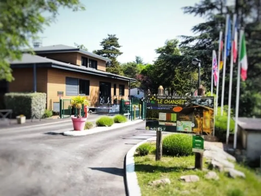 Camping Chanset 3 étoiles★★★