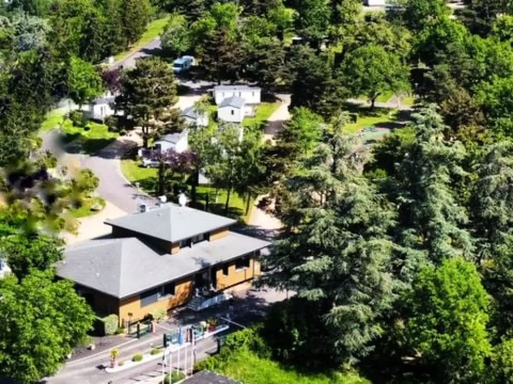Camping Chanset 3 étoiles★★★