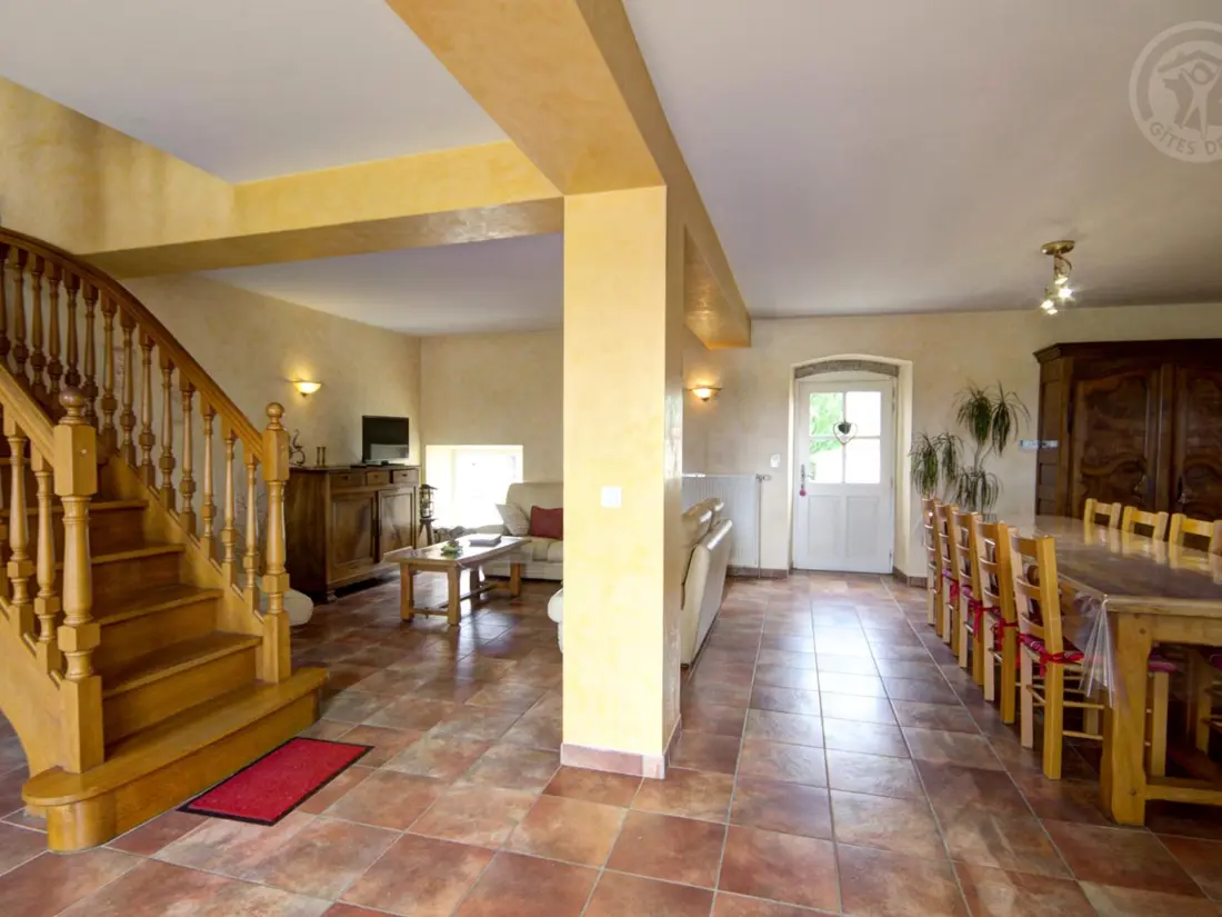 Maison de Vacances CHALAIN-LE-COMTAL 3
