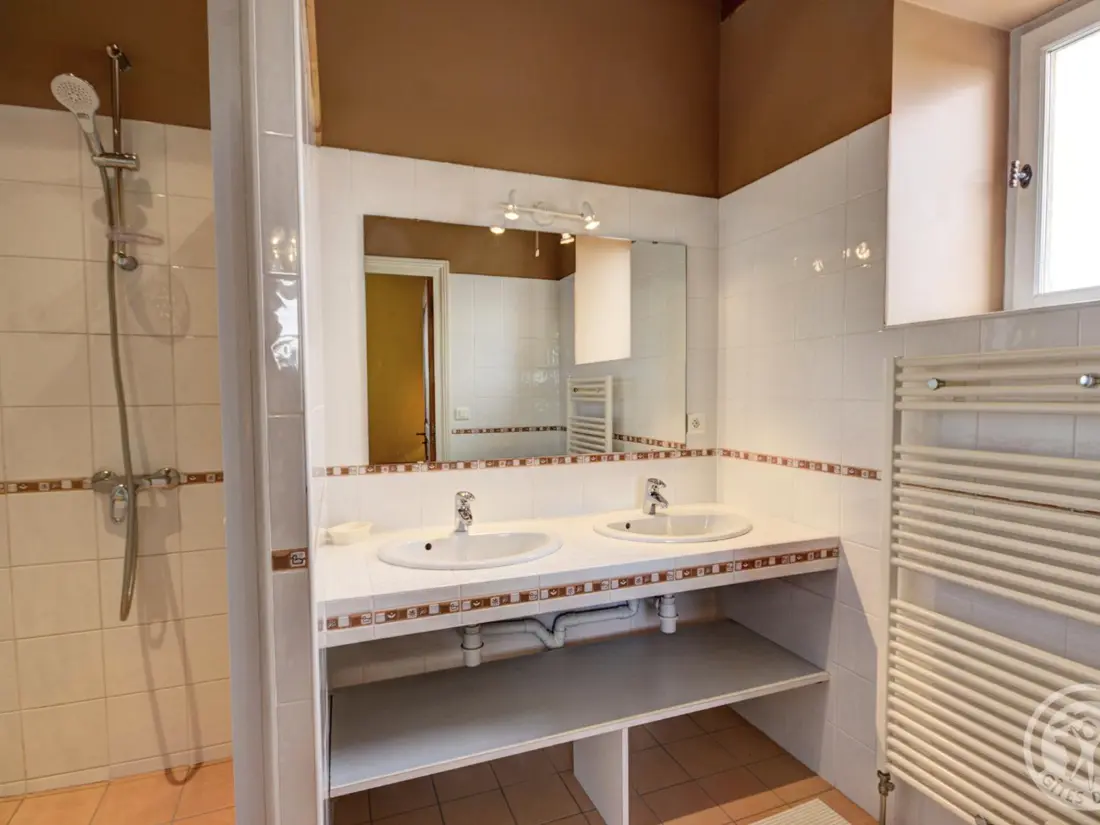 Maison de Vacances CHALAIN-LE-COMTAL 3