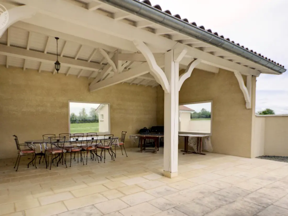 Maison de Vacances CHALAIN-LE-COMTAL 3