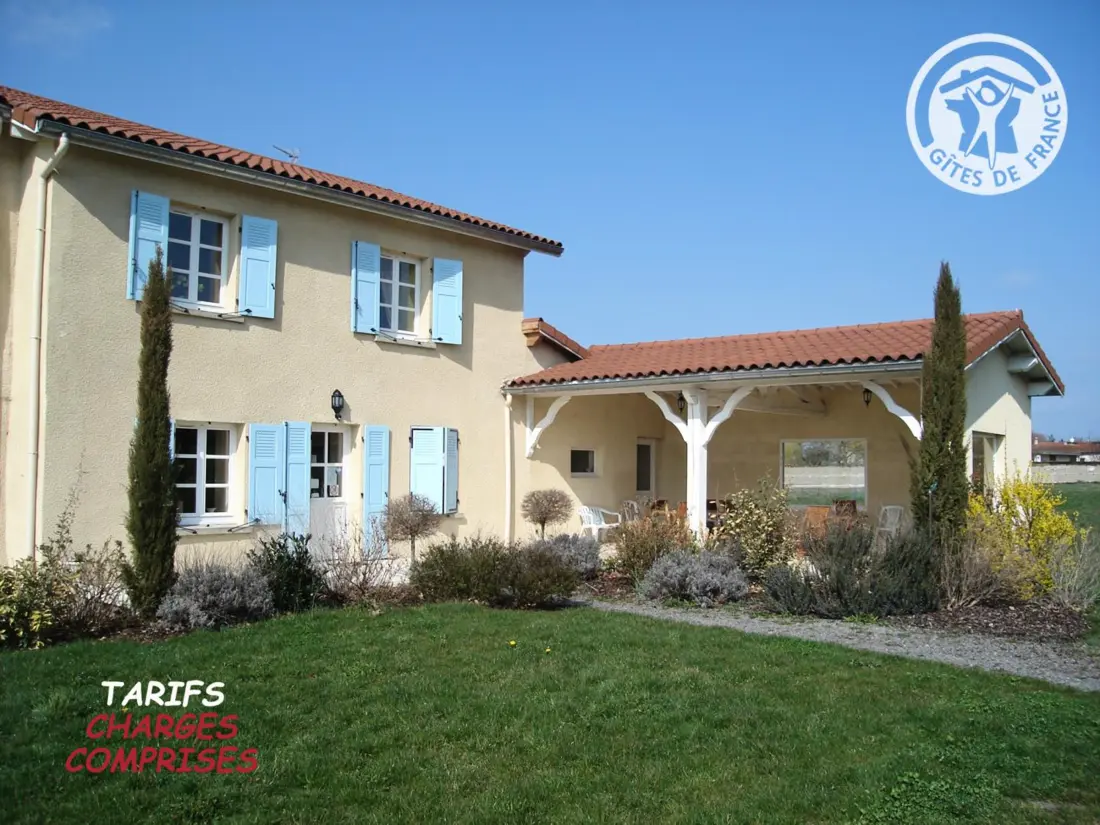 Maison de Vacances CHALAIN-LE-COMTAL